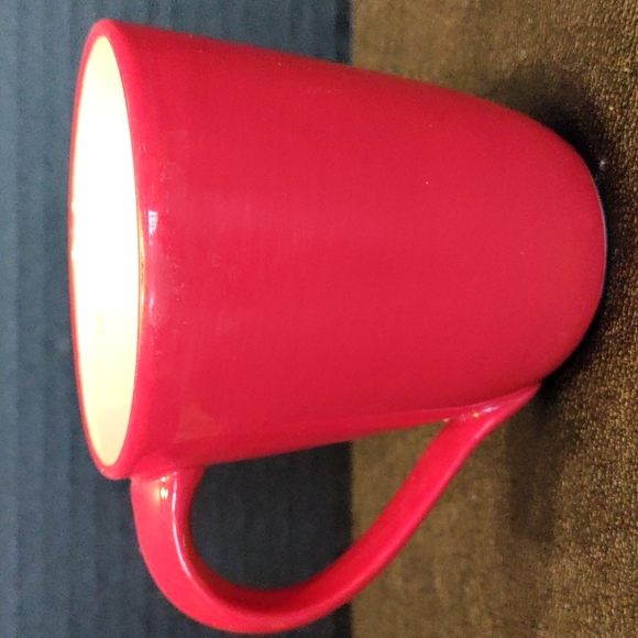 Hallmark heart "hugs & kisses" mug - Picture 4 of 15